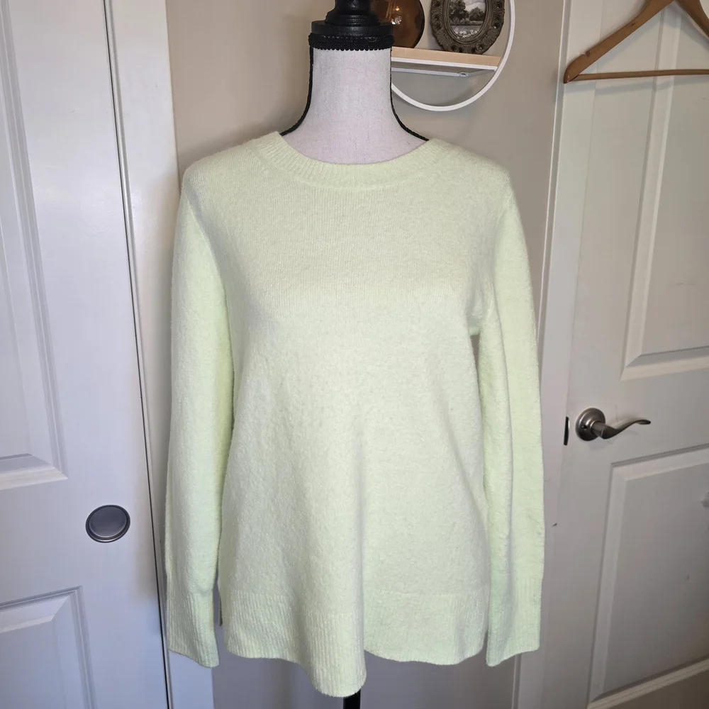 NWT J. Crew Extra Soft Lime Green Crew Neck Sweater XS Womans Wool Blend Preppy